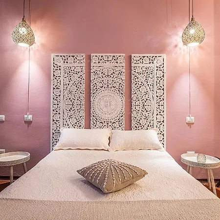 White & Gold Guest house *