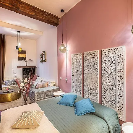 Guest house White & Gold